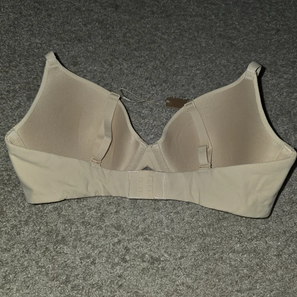 SKIMS Bra 34C Brand New With Tags - Picture 2 of 3